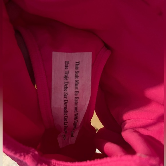 Shade & Shore Women's Square Neck Pucker High Leg hot Pink Swimsuit Size SM NWT - Picture 6 of 8